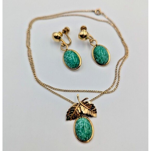 Vintage Amco 12K Yellow Gold Filled Green Pekin Glass Set Necklace Earrings - Picture 2 of 16